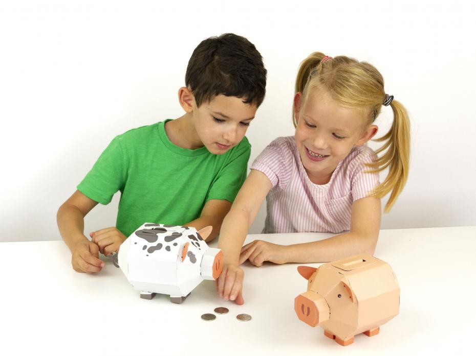Choose from classically pink or stylish spotty with this reversible piggy bank kit.